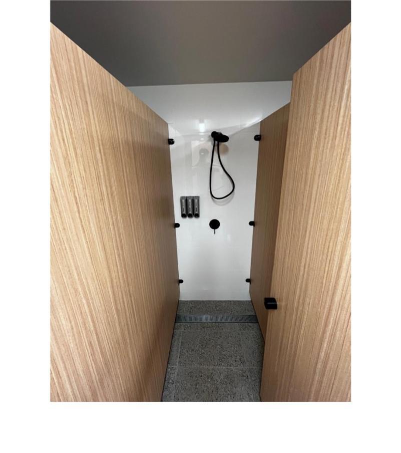 Capsuleaccom Hostel Gold Coast Bagian luar foto