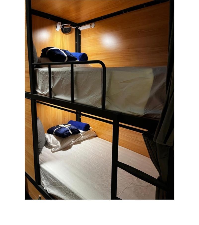 Capsuleaccom Hostel Gold Coast Bagian luar foto