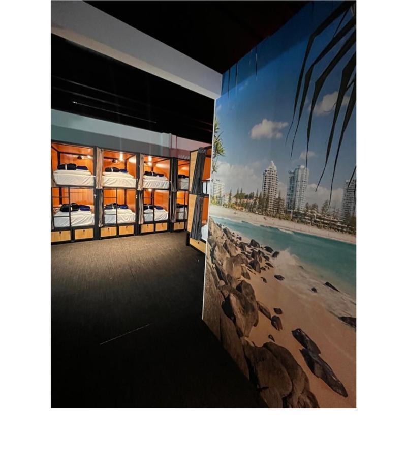 Capsuleaccom Hostel Gold Coast Bagian luar foto