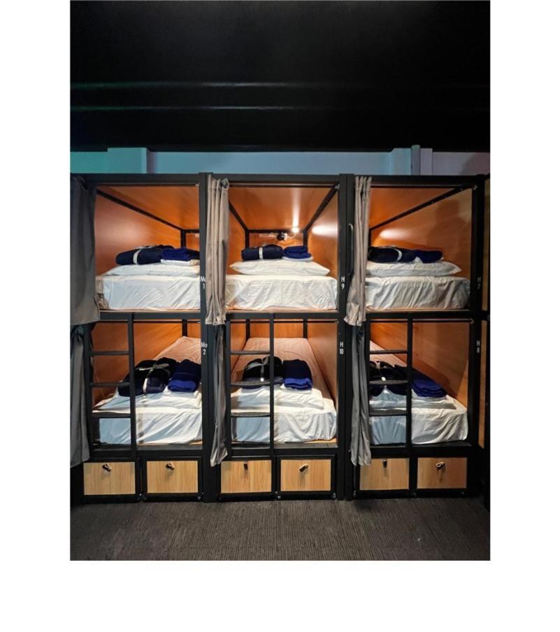 Capsuleaccom Hostel Gold Coast Bagian luar foto