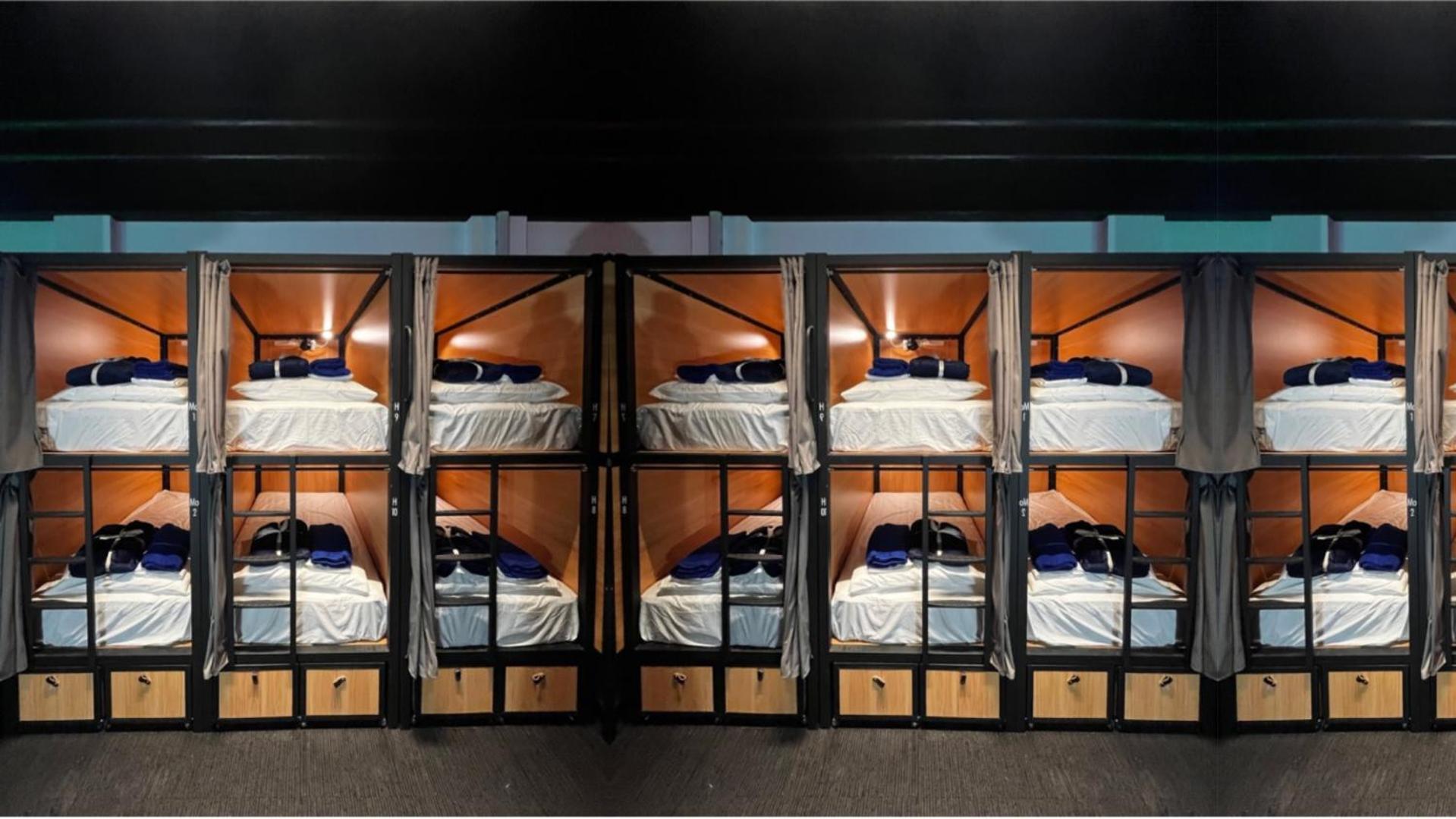 Capsuleaccom Hostel Gold Coast Bagian luar foto